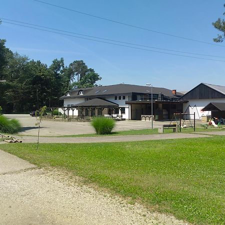 Wow Sleeping Bed & Breakfast Miklavz na Dravskem Polju Ngoại thất bức ảnh
