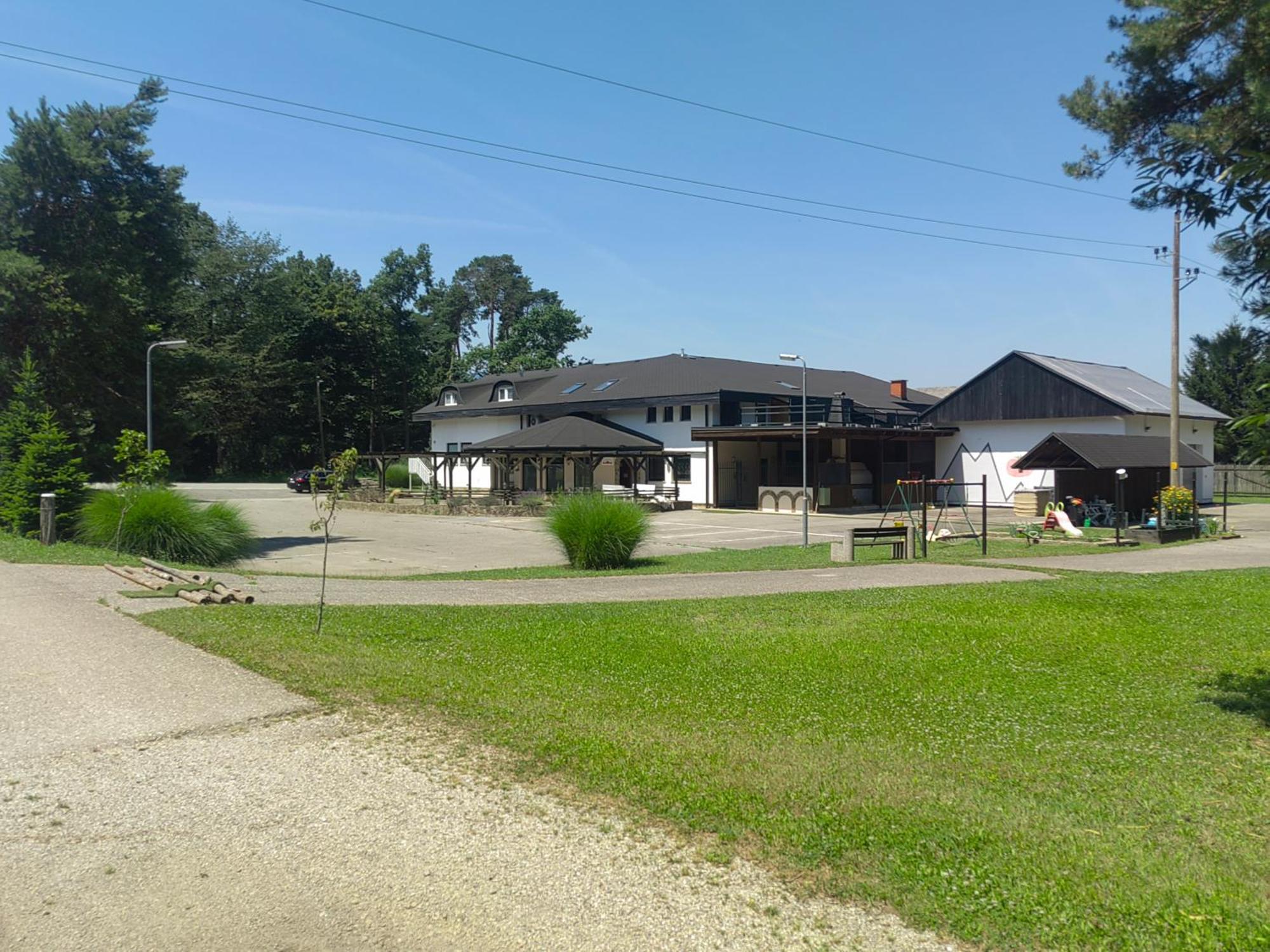 Wow Sleeping Bed & Breakfast Miklavz na Dravskem Polju Ngoại thất bức ảnh
